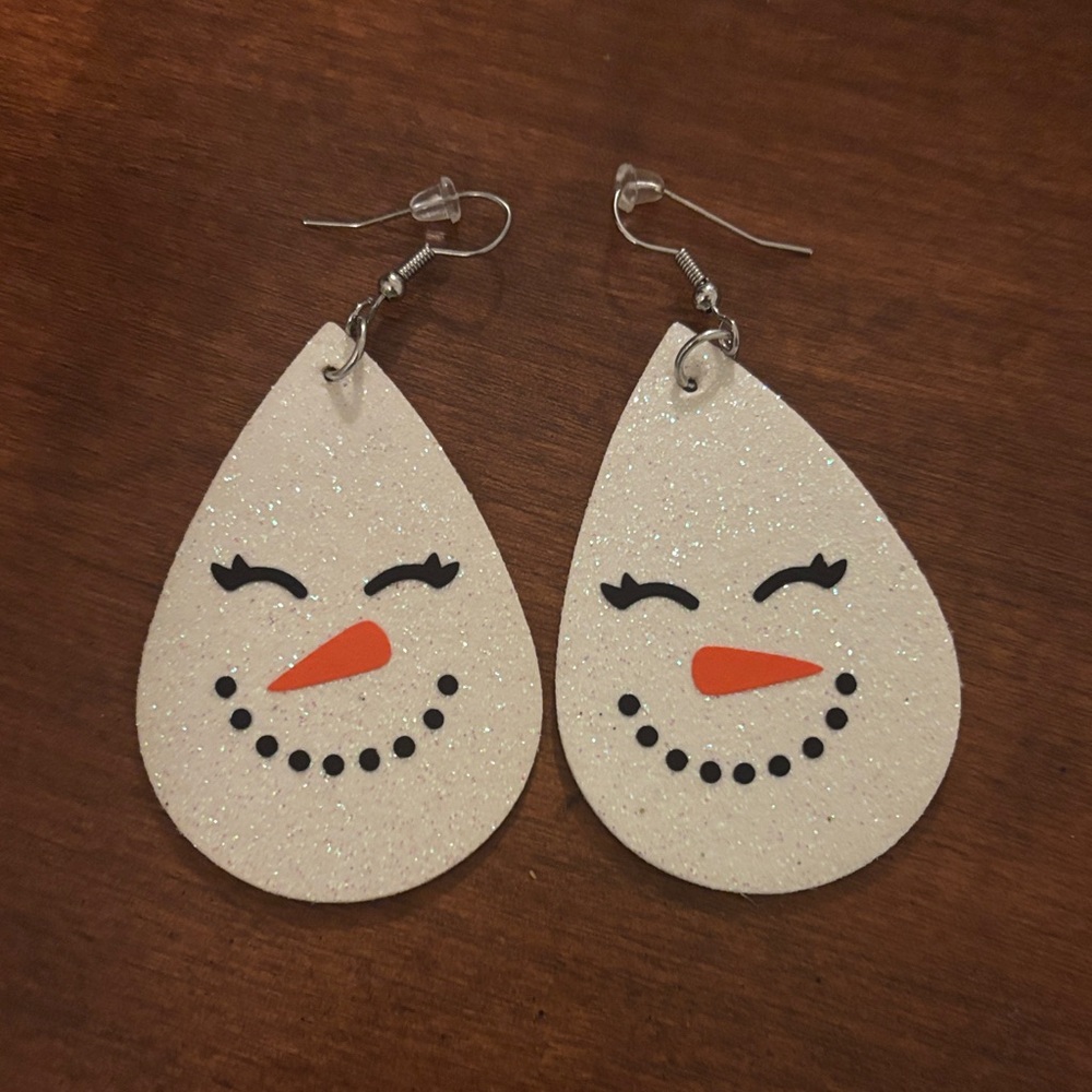 Snowman Teardrop Earrings NWOT